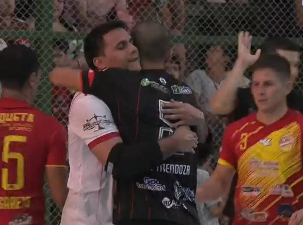 Compacto: Horqueta 0-3 Coronel Oviedo