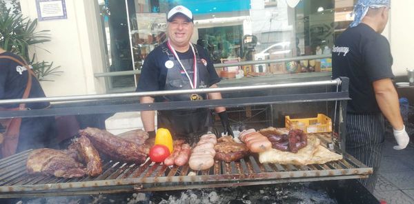 Celebrarán el día del parrillero con la sopa más larga del mundo
