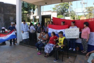Adultos mayores toman edificio de Hacienda en CDE