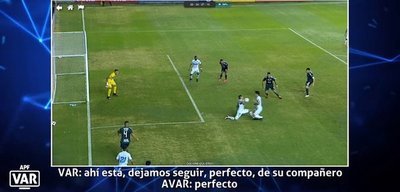 Esto dijo el VAR en la discutida mano entre Nacional y Olimpia | Noticias Paraguay