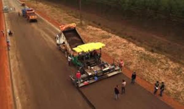 MOPC debe US$ 100 millones a constructoras