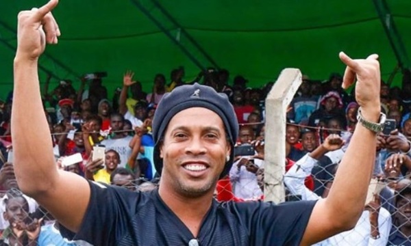 El exjugador Ronaldinho Gaucho de visita por Paraguay
