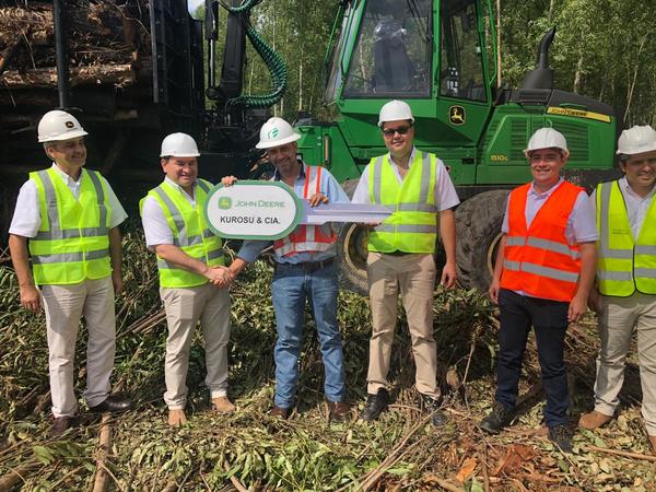 Kurosu & Cía entregó en Caazapá el primer equipo John Deere de aplicación forestal en Paraguay