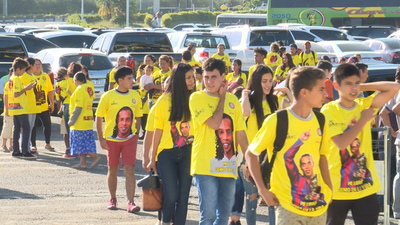 Ronaldinho visita Paraguay para ayudar a niños carenciados