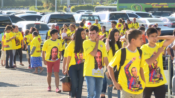 Ronaldinho visita Paraguay para ayudar a niños carenciados