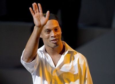 Ronaldihno Gaucho llegó a Paraguay - Paraguay Informa