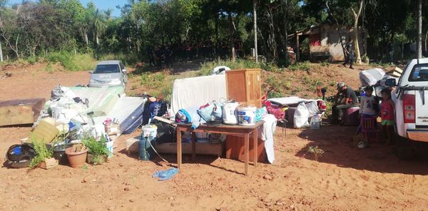Luque: Desalojan a más de 100 familias - Paraguay Informa