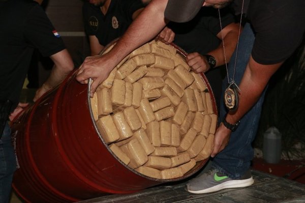 Incautan más de 400 kilos de marihuana que transportaba un militar