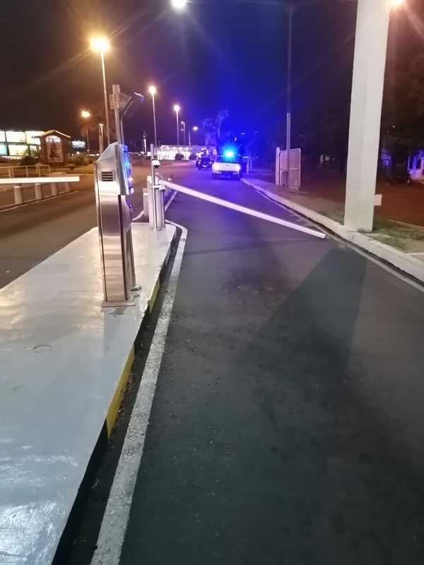 Identifican al hombre que destruyó barrera de seguridad en el Aeropuerto Silvio Pettirossi » Ñanduti