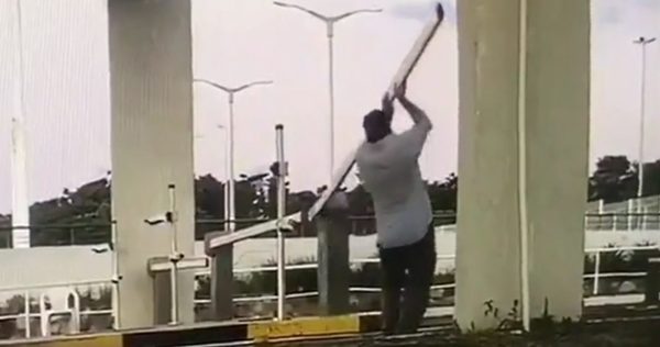 Captan a prepotente rompiendo barrera de aeropuerto | Noticias Paraguay