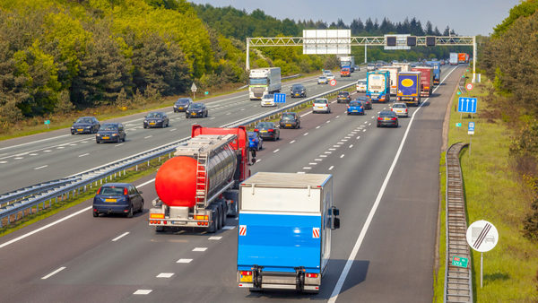 Prohibirán que los camiones de más de 7,5 toneladas giren a la derecha en Viena