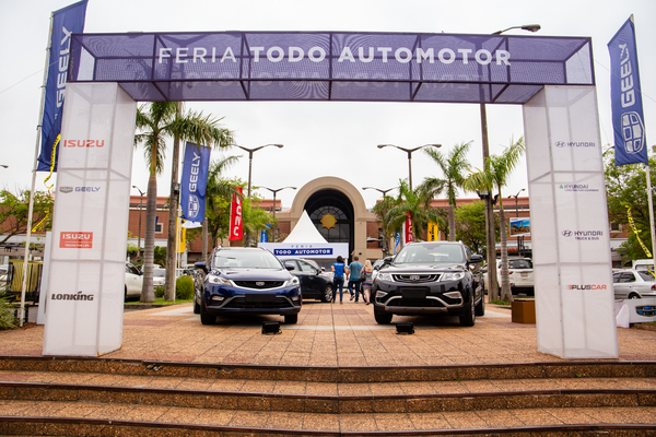 Ofrecen bonos y financiamiento para la compra de durante feria en el Shopping del Sol