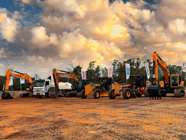 La Tercera Expo Máquina, superó las expectativas y renovó el optimismo de dinamizar la economía con grandes obras públicas