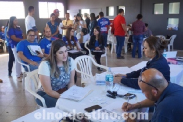Rutinario control a estudiantes universitarios antes de una nueva Jornada de Regularización Migratoria en Pedro Juan Caballero