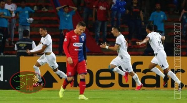 Libertad pega fuerte en su estreno en la Libertadores