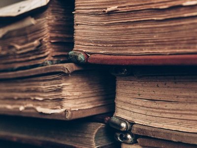Ejemplar de raro libro de Isaac Newton fue descubierto en una biblioteca en Córcega
