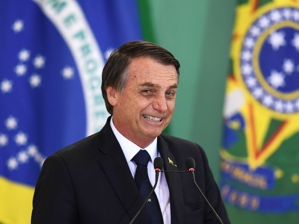 Brasil: Para eclipsar un alza del PIB del 1,1%, Bolsonaro monta show - ADN Paraguayo