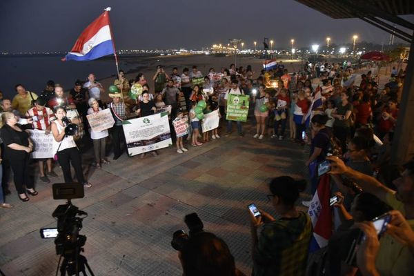 Se manifiestan pidiendo más apoyo para protección a niños - Nacionales - ABC Color