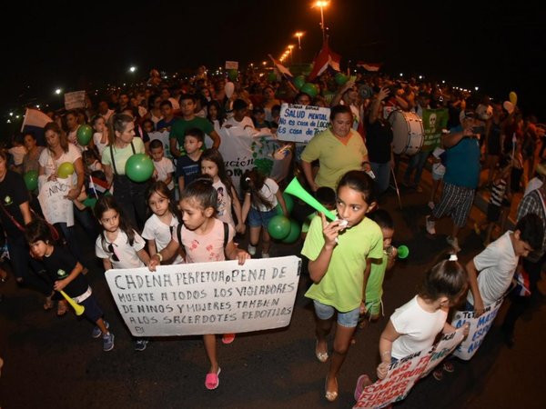 Manifestantes exigieron pena de muerte para violadores y asesinos