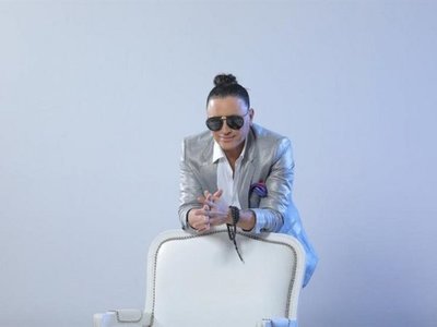 Elvis Crespo: "Soy como el Quijote y mis canciones, los molinos de viento"