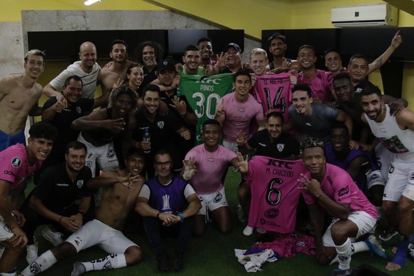 Independiente del Valle aplasta al Barcelona como visitante