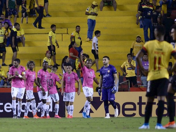 Independiente del Valle golea a Barcelona