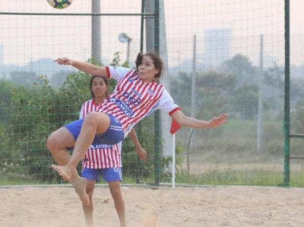 Arrancó el Campeonato de Fútbol Playa Femenino - APF