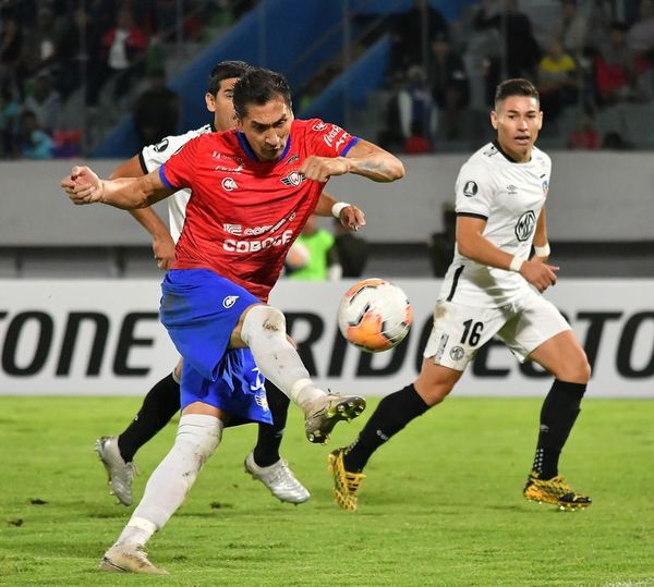 Pedriel y un autogol dan triunfo al Wilstermann - Fútbol - ABC Color