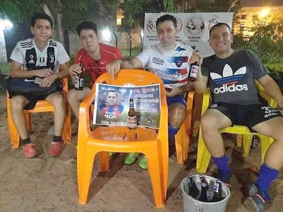 Escrachan al lorito óga en el tercer tiempo | Crónica