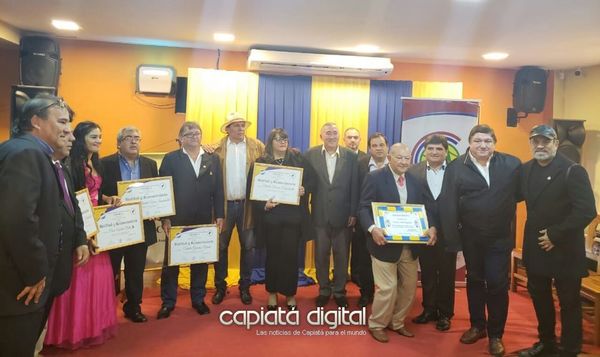 Homenaje de reconocimiento a periodistas deportivos de Capiatá