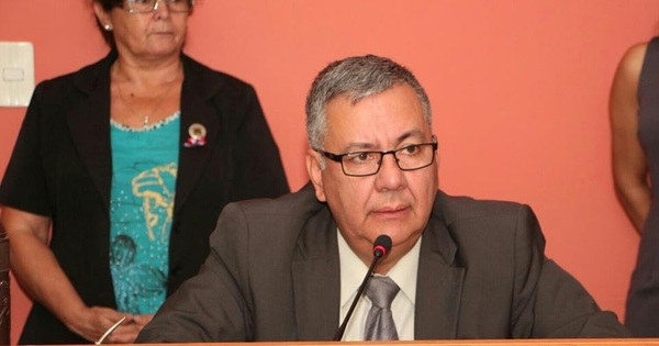 Peralta con dudas y una encuesta que podría definir su futuro político