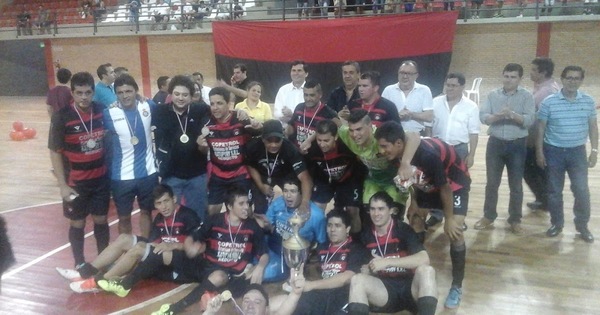 La Unión gritó por primera vez campeón