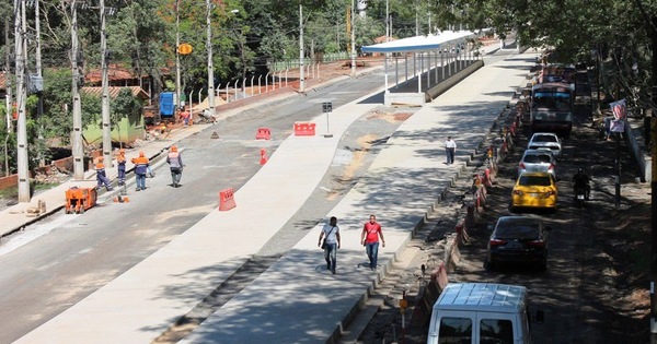 Metrobús: obras de desagües pluviales y montaje de estaciones