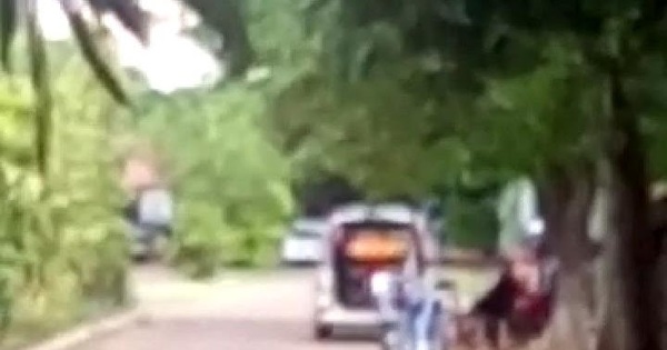 Vecinos se enfrentan por polución sonora