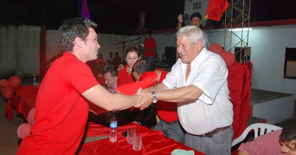 Jóvenes colorados de la “2” dan apoyo al Candidato a Intendente Ferrer
