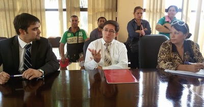 Vendedores aceptan provisoriamente ir a Florida, pero piden 50 millones para cada vendedor informal