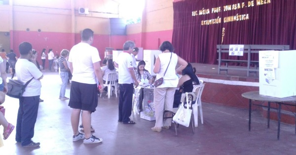 En Tomasa ya se vota desde las 07:10 hs.