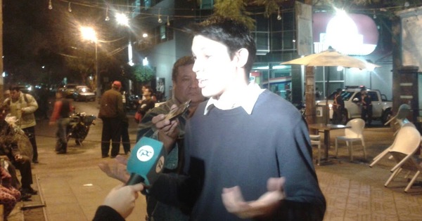 Finalizó la manifestación con las declaraciones de Filártiga