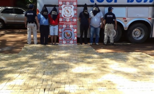 Procesan a detenidos con 1.118 kg de marihuana ocultas en colectivo