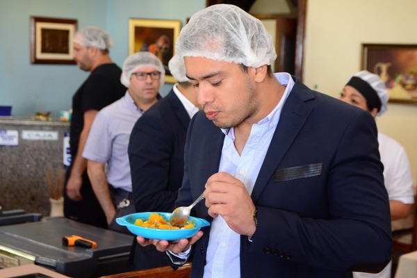 Almuerzo escolar de la comuna de CDE SOLO alcanzará a 2.600 niños