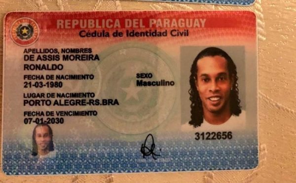 Ronaldinho cae con documentos paraguayos falsos