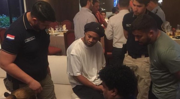 Ronaldinho en problemas: ministro confirma uso de pasaporte adulterado