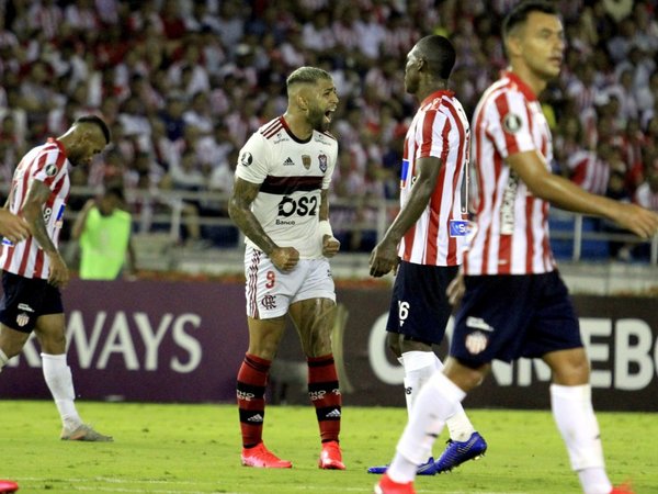 Flamengo arranca la defensa del título con un gran triunfo