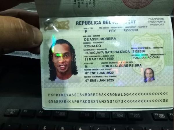 Ronaldinho Gaúcho ingresó a nuestro país con cédula paraguaya trucha