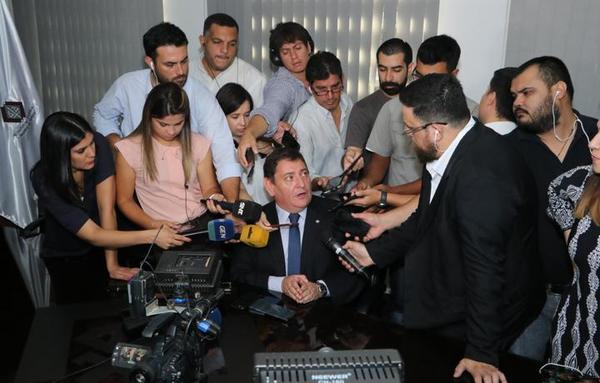 Documentos paraguayos de contenido falso habrían sido un obsequio para Ronaldinho