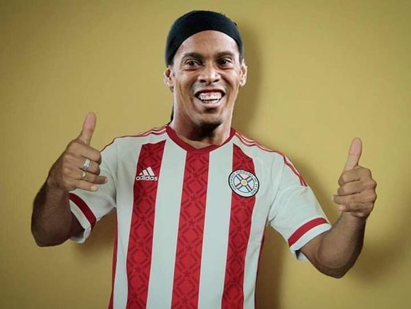 Berizzo, Ronaldinho es paraguayo!. Y colorado...