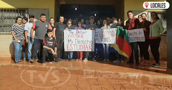 En San Rafael del Paraná estudiantes exigen acceder al transporte universitario