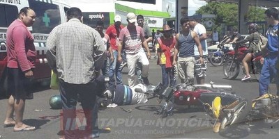 CHOQUE ENTRE MOTOCICLETAS DEJA UN FALLECIDO.