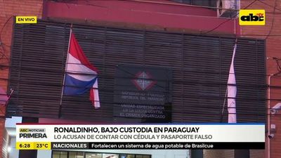 Ronaldinho bajo custodia en Paraguay - ABC Noticias - ABC Color