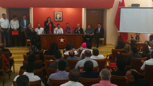 Sucesivas reuniones de 140 jefes comunales con Abdo, Alliana y HC: dicen tener la fórmula para candidaturas de consenso - ADN Paraguayo